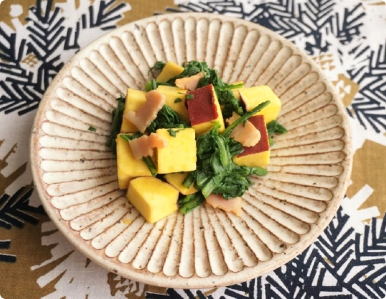 Sweet potato and garland chrysanthemum with bacon and ponzu sauce